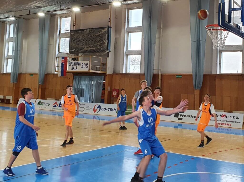 školská basketbalová liga Pezinok